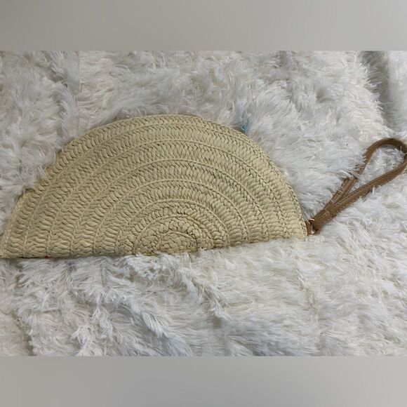 Boho Straw Multicolored Clutch NWOT - Picture 2 of 4